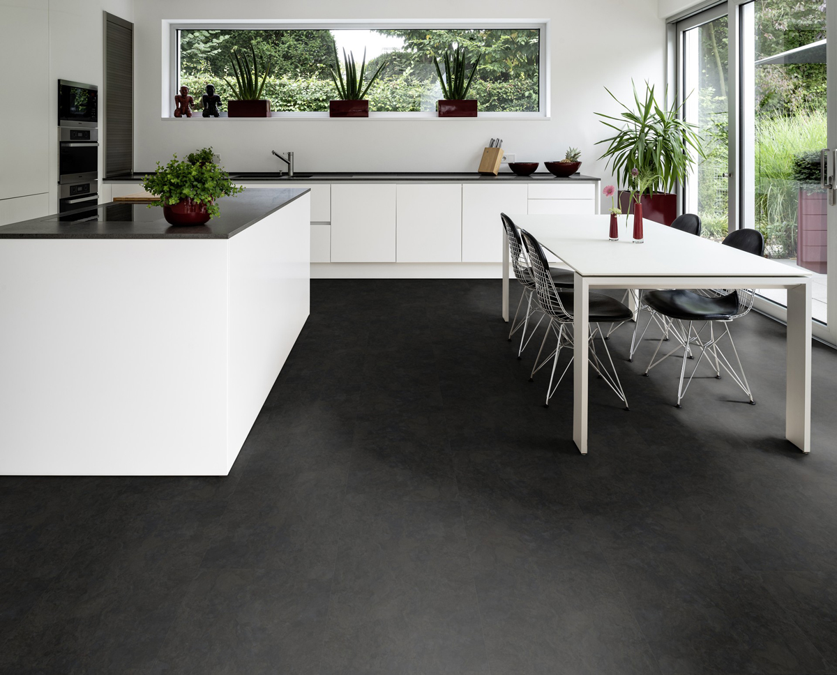 Floer-Tegel-PVC-Vloer-Leisteen-Zwart-trap-bekleden-met-pvc