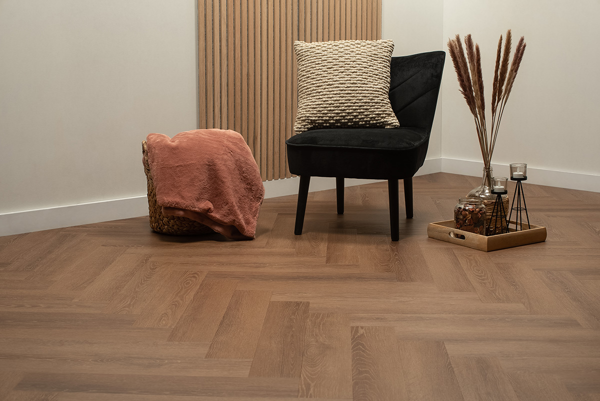Floer-Visgraat-PVC-Bruin-Eiken-sfeer-perspectief
