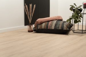 Floer-Landhuis-Click-PVC-Creme-Eik-sfeer-perspectief-akupanel