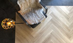 Floer-Walvisgraat-PVC-Orka-Onbehandeld-vloer