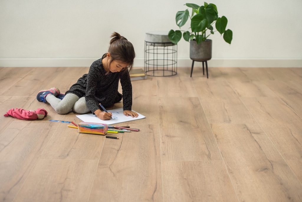 Floer_Landhuis_Laminaat_Rustiek_Bruine_Eik_Sfeer nieuwe kleuren landhuis laminaat