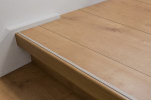 Floer-Tapoverzettrede-Landhuis-Laminaat-Natuurlijke-Eik