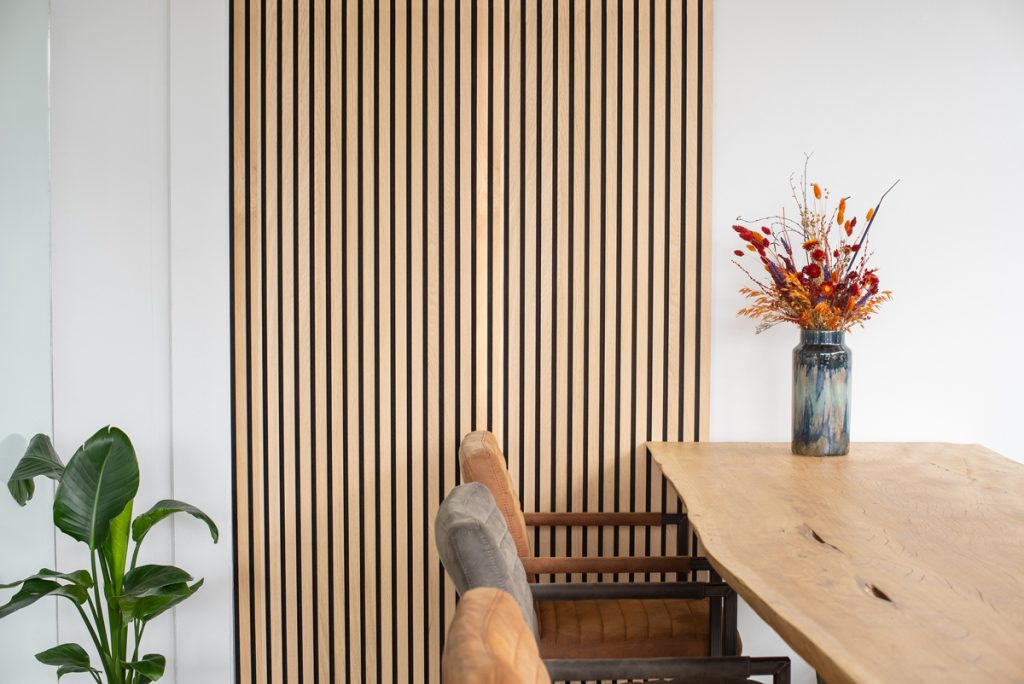 Floer-Akupanel-wandpaneel-onbehandeld-eiken-sfeer