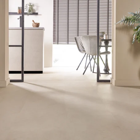 Floer-Tegel-Click-Vinyl-vloer-Betonlook-Beige-interieur-3