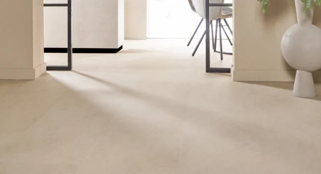 Floer-Tegel-Click-Vinyl-vloer-Betonlook-Beige-interieur-8