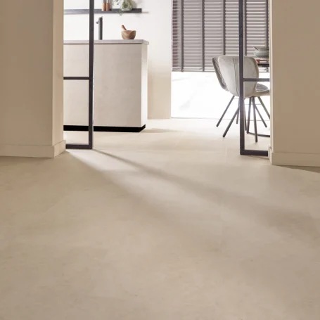 Floer-Tegel-Click-Vinyl-vloer-Betonlook-Beige-interieur-9