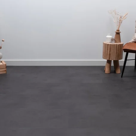 Floer-Tegel-PVC-Betonlook-Zwart-sfeer-front