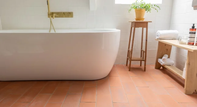 Floer-Terracotta-Tegels-vloer-en-wand-badkamer-vloer-tegel