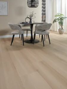 Floer-Landhuis-Plak-Vinyl-vloer-Lichtbruine-Eik-woonkamer