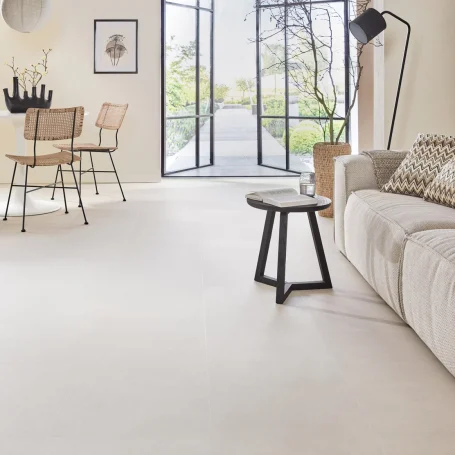 Floer-Tegel-Click-PVC-vloer-Betonlook-Zand-interieur-1