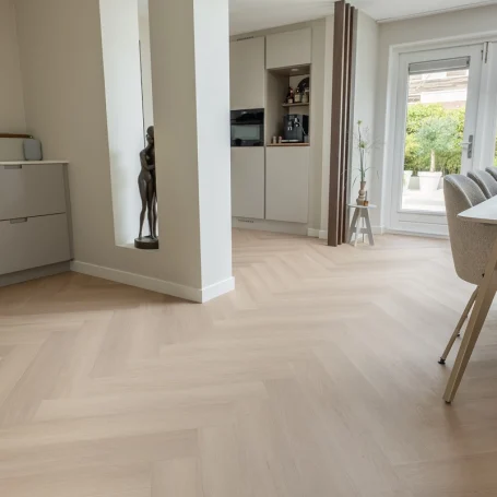 Floer-Walvisgraat-PVC-Zwaardvis-Zand-Interieur-7