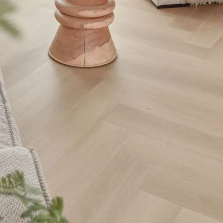 Floer-Walvisgraat-Vinyl-vloer-Zwaardvis-Zand-woonkamer-8