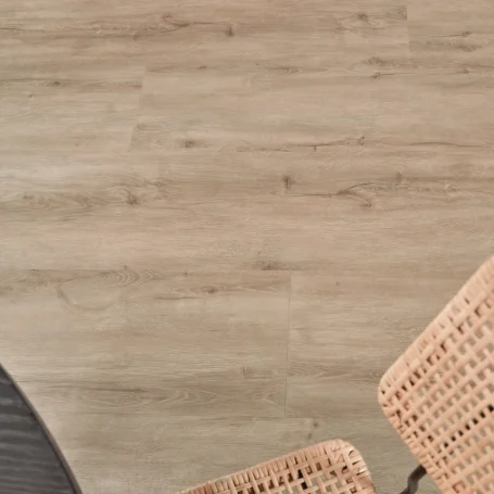 Floer Landhuis Click Vinyl vloer Grijze Eik woonkamer