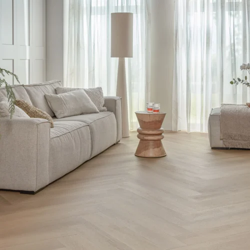 Vinyl vloer schoonmaken met een stoomreiniger: slim of juist niet?